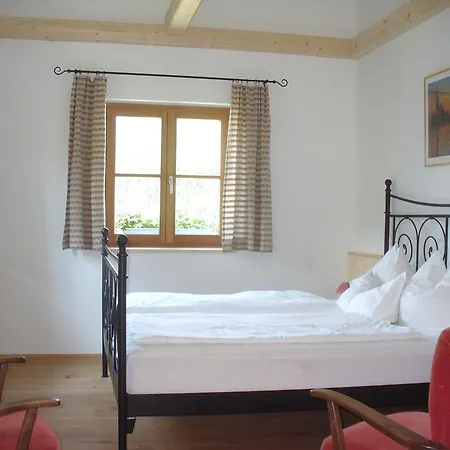 Mitschighof - Apartments Und Zimmer - Heidis-Welt, Mitschig *