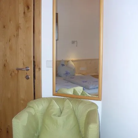 Mitschighof - Apartments Und Zimmer - Heidis-Welt, Mitschig