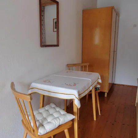 Mitschighof - Apartments Und Zimmer - Heidis-Welt, Mitschig