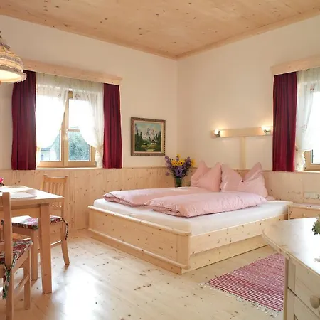 Mitschighof - Apartments Und Zimmer - Heidis-Welt, Mitschig *
