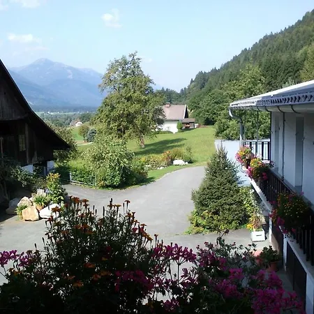 Mitschighof - Apartments Und Zimmer - Heidis-Welt, Mitschig *